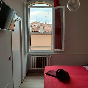 Camera con letto king size